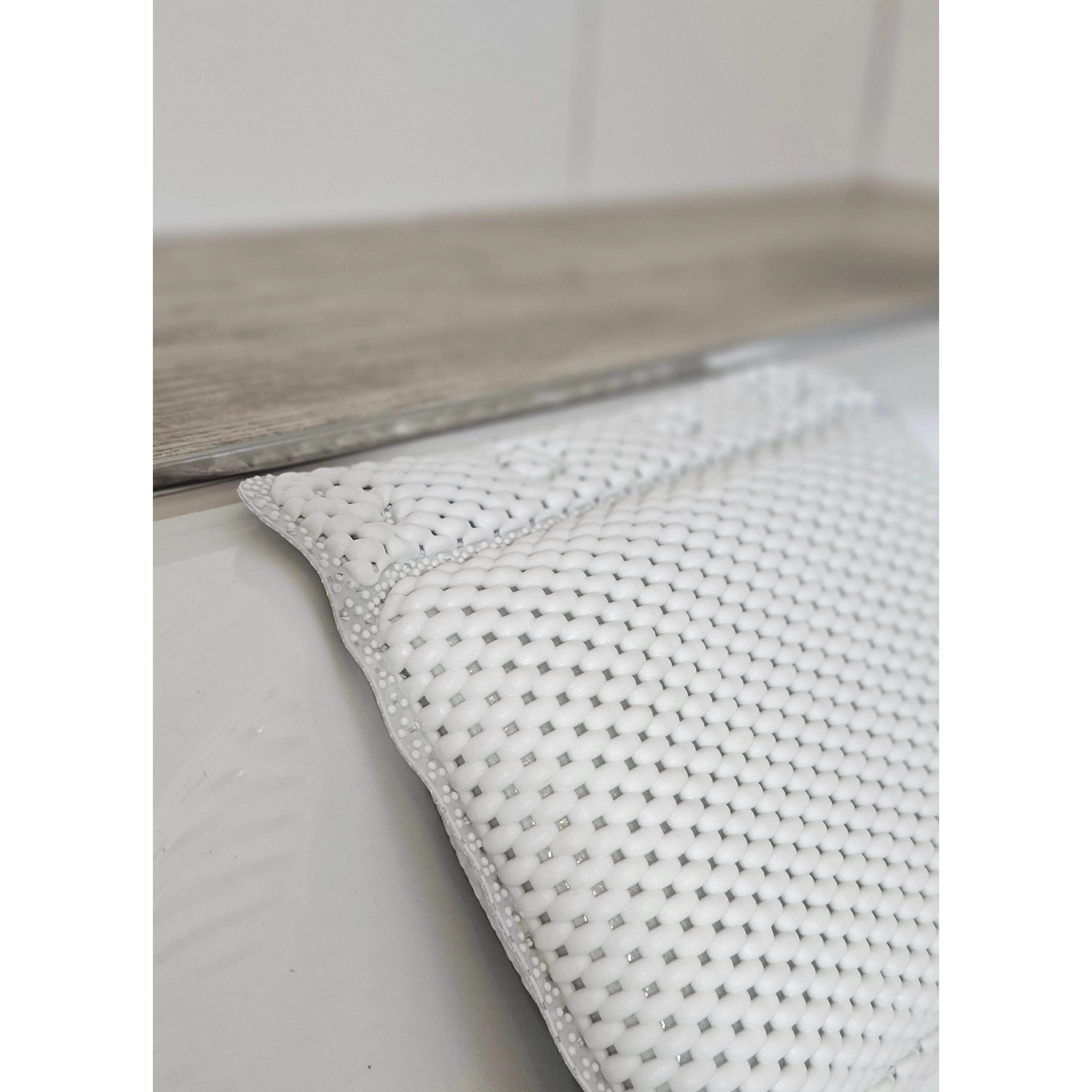 Entspanntes Badewannenkissen in Grau, ideal für lange Bäder