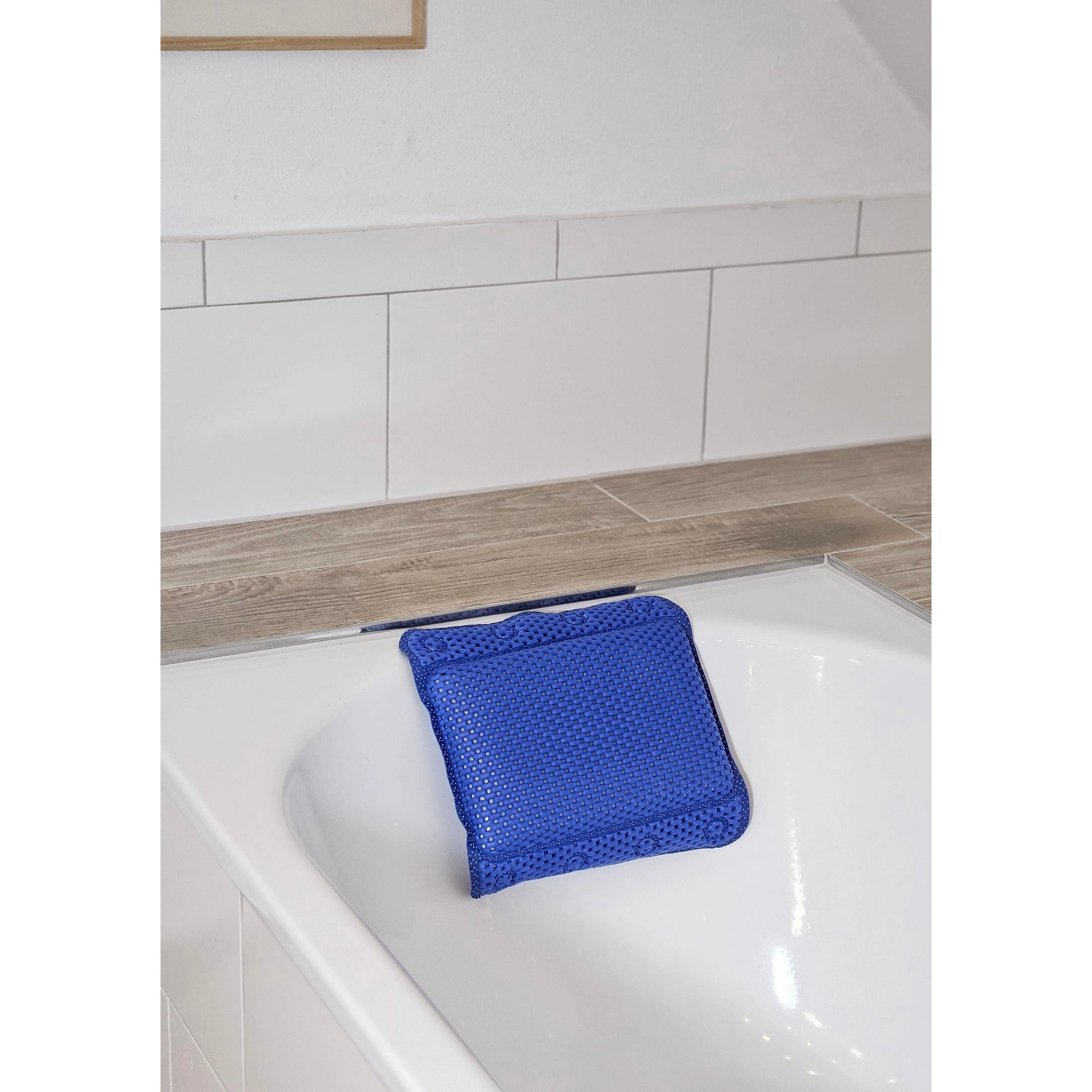 Badewannenkissen in Grau und Blau, mit stabilen Saugnäpfen für Sicherheit