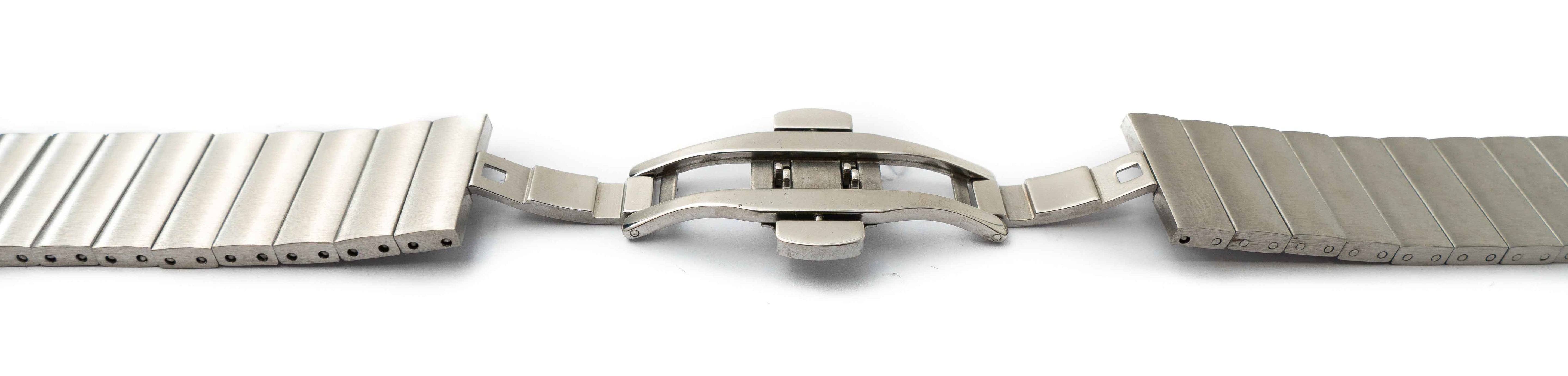 SYSTEM-S Armband 20 mm aus Metall für Samsung Galaxy Watch 4 Smartwatch in Grau