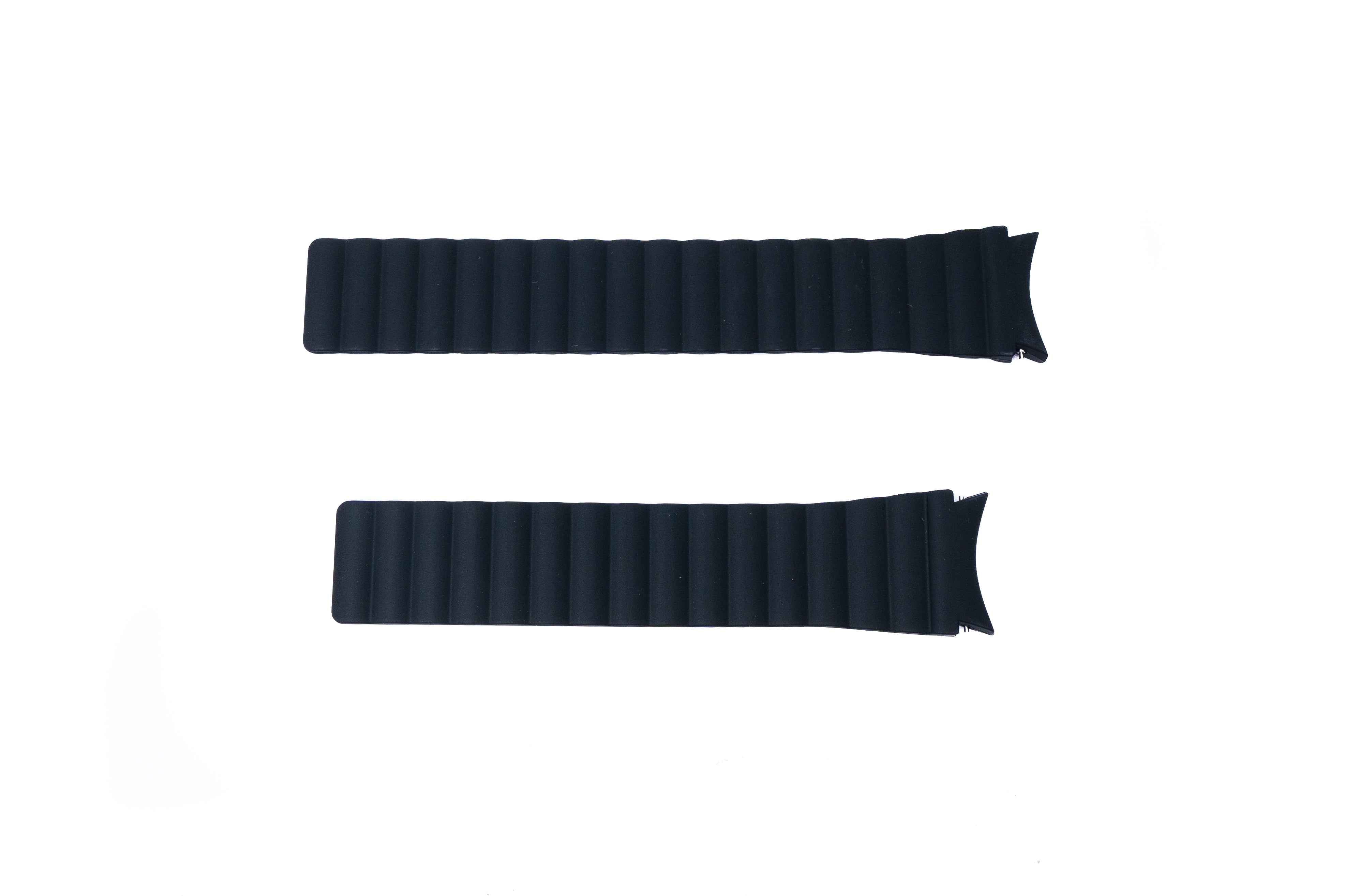 SYSTEM-S Armband 20 mm aus Silikon magnetisch für Samsung Galaxy Watch 5 4 in Schwarz