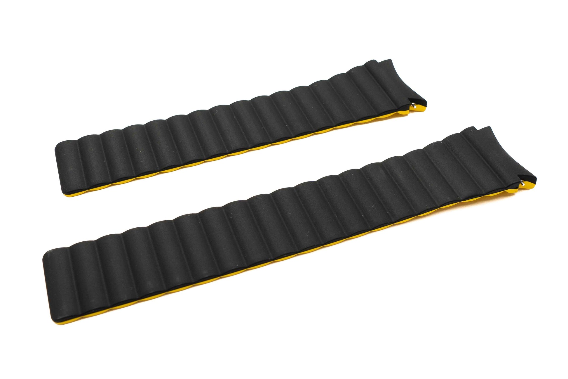 SYSTEM-S Armband 20 mm aus Silikon magnetisch für Samsung Galaxy Watch 5 4 Schwarz Gelb