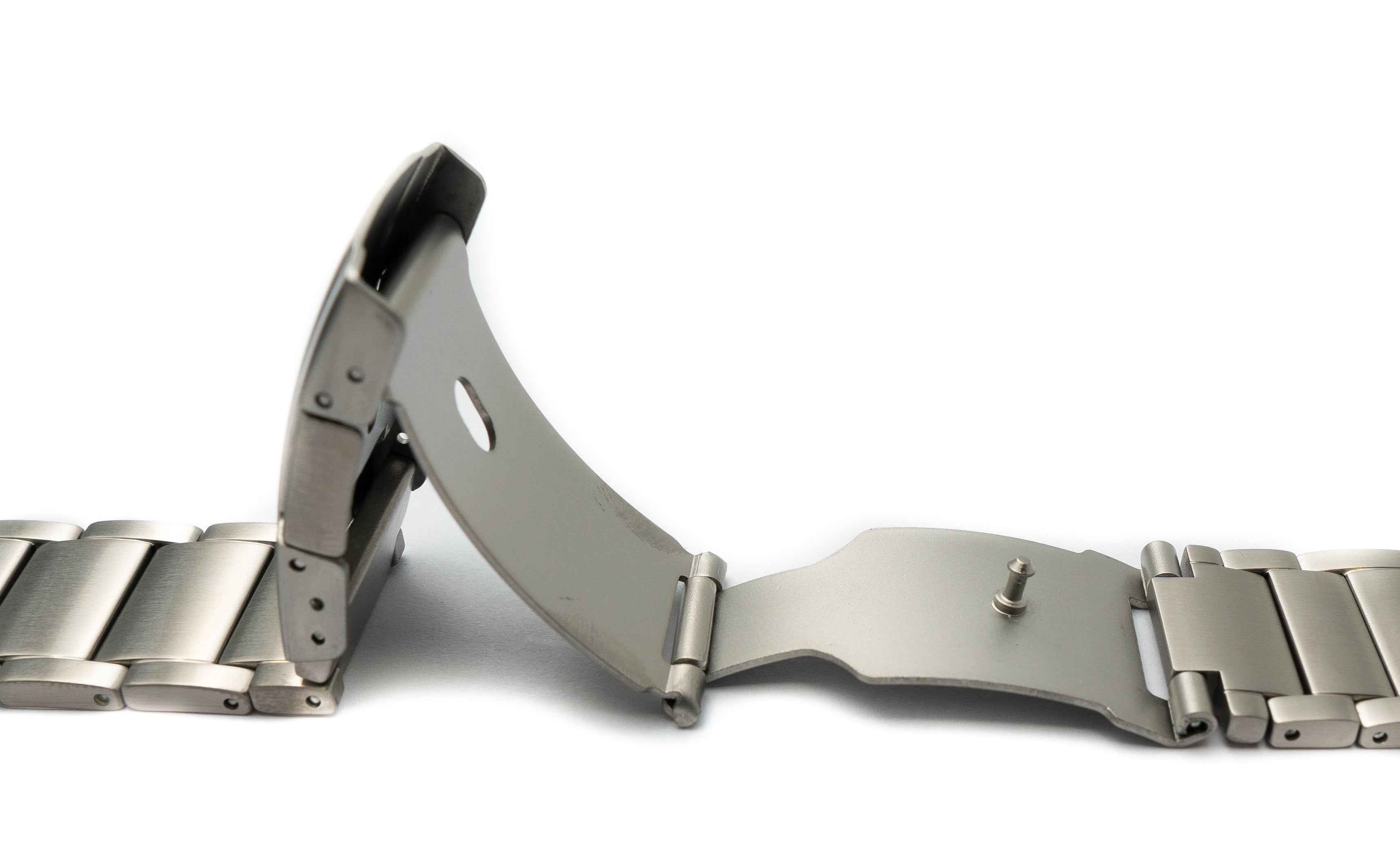 SYSTEM-S Armband 22 mm aus Titan mit Faltschließe für Smartwatch in Grau