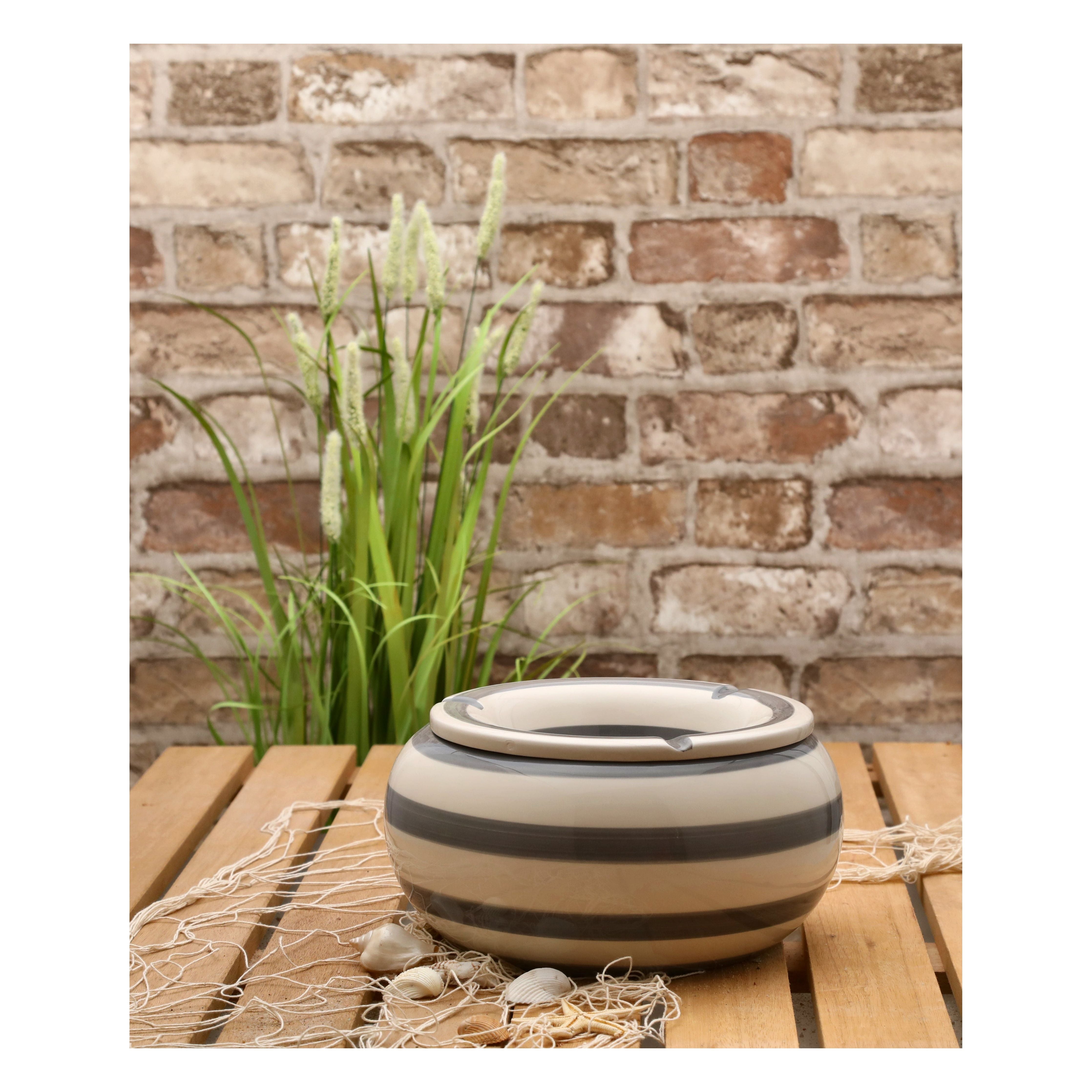 Sturmaschenbecher Mykonos M/XXL 23 cm Detailansicht grau-weiß gestreift von Zeus