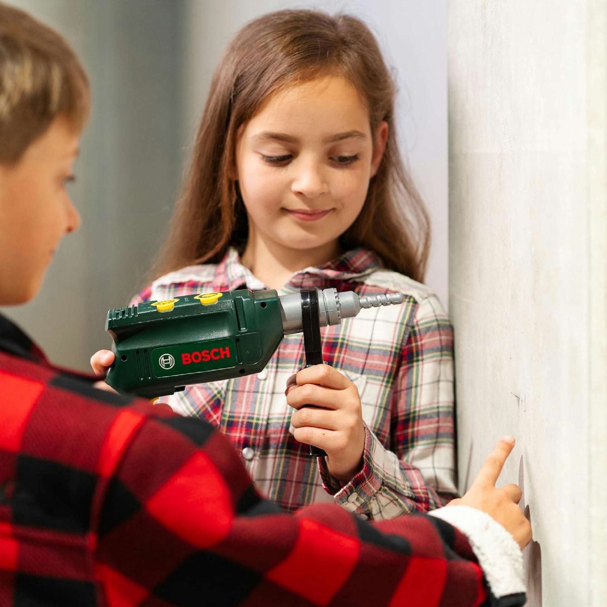 Theo Klein 8413 Trapano Bosch, Punta rotante a batterie, Con effetti sonori e luminosi, Dimensioni- 28,5 cm x 4,5 cm x 16 cm, Giocattolo per bambini a partire dai 3 anni di età Hauptansicht