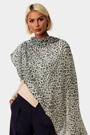 Black Leopard Print Tassel Scarf In White