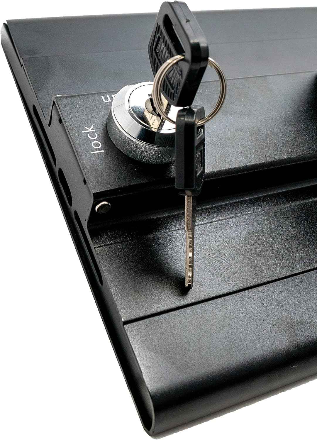 SYSTEM-S Stangen Halterung mit Schloss Befestigung aus Metall in Schwarz für iPad Mini