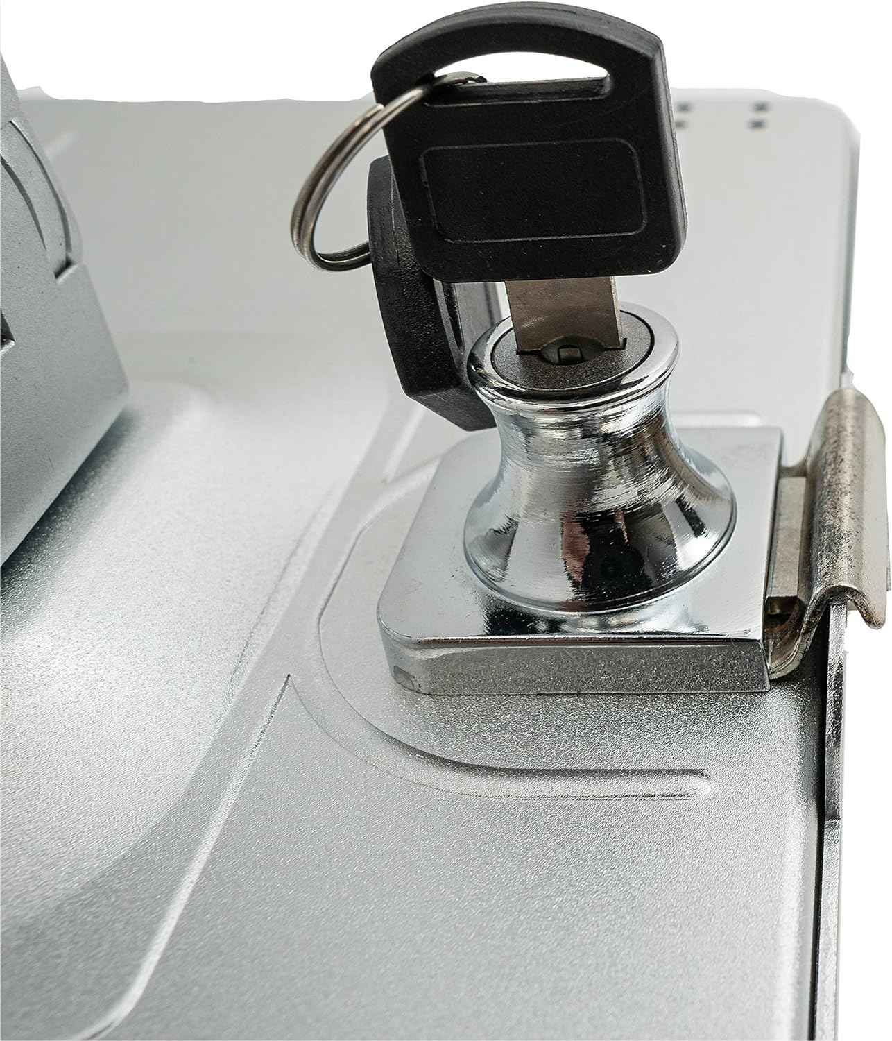 SYSTEM-S Stangen Halterung mit Schloss Befestigung aus Metall für iPad 9.7" (2018) A1673 A1674 A1675 A1893 A1954 A1822 A1823 A1474 A1475 A1476 A1566 A1567 Air 1 2