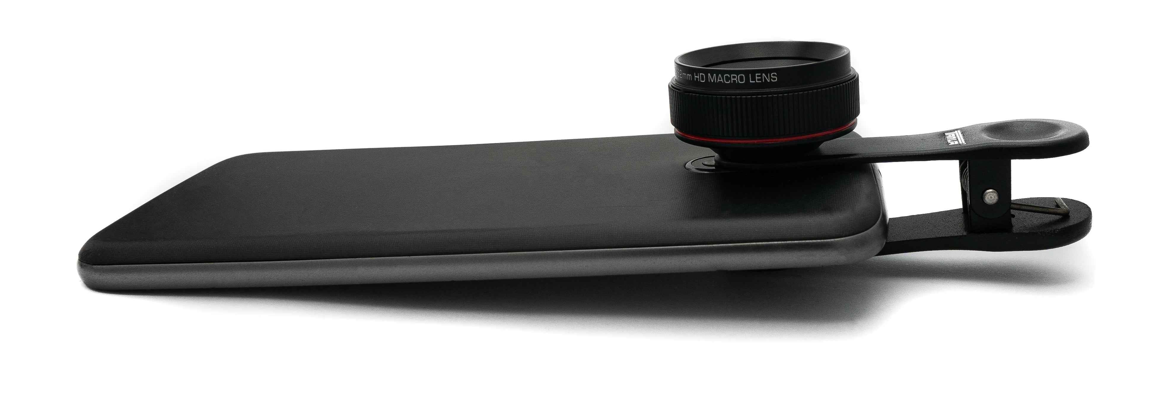 SYSTEM-S Makro Linse 1.1x bis 2.8x Vergrösserung mit Clip und Schutztasche für Smartphone