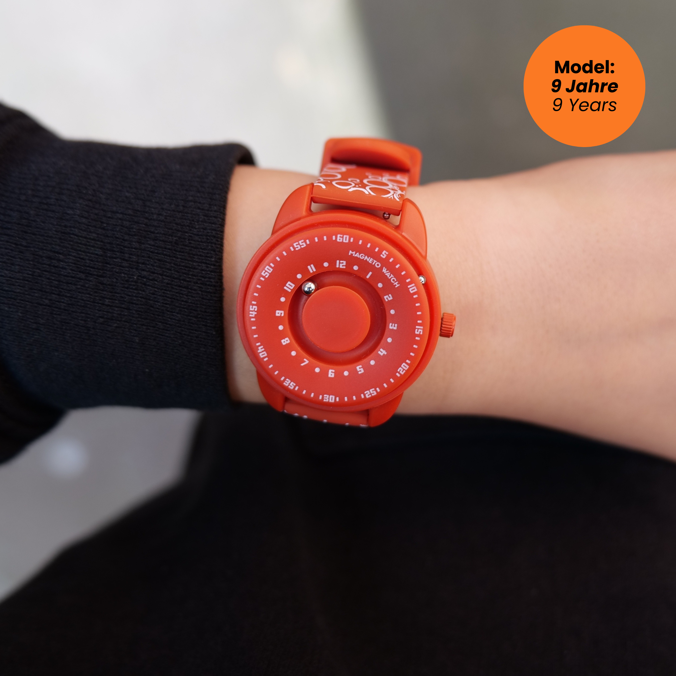 Zeus Bubbles rote Blasen in Aktion, ideal für Partys und Feiern