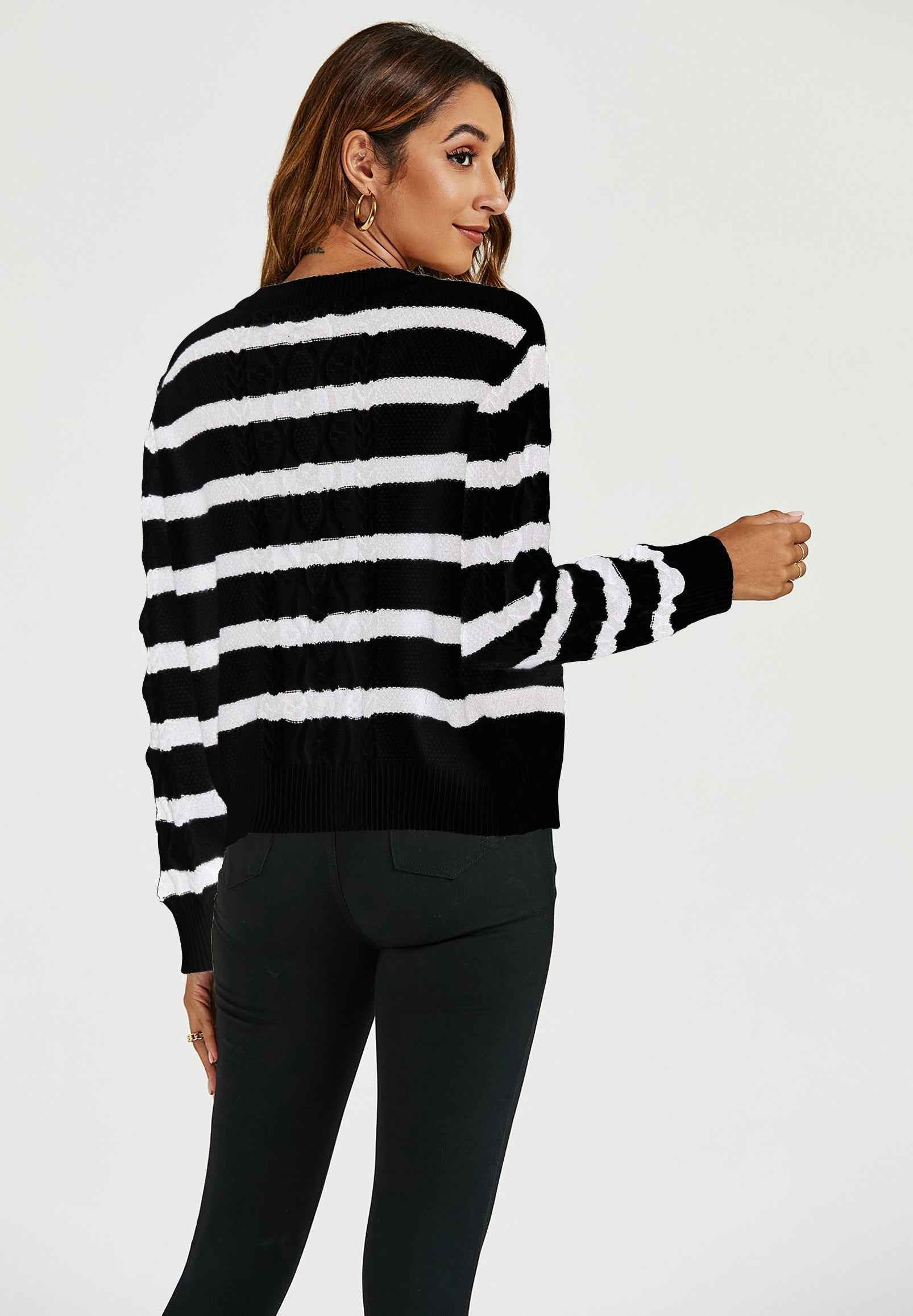 Schwarze-weiße Strickjacke mit Streifenmuster