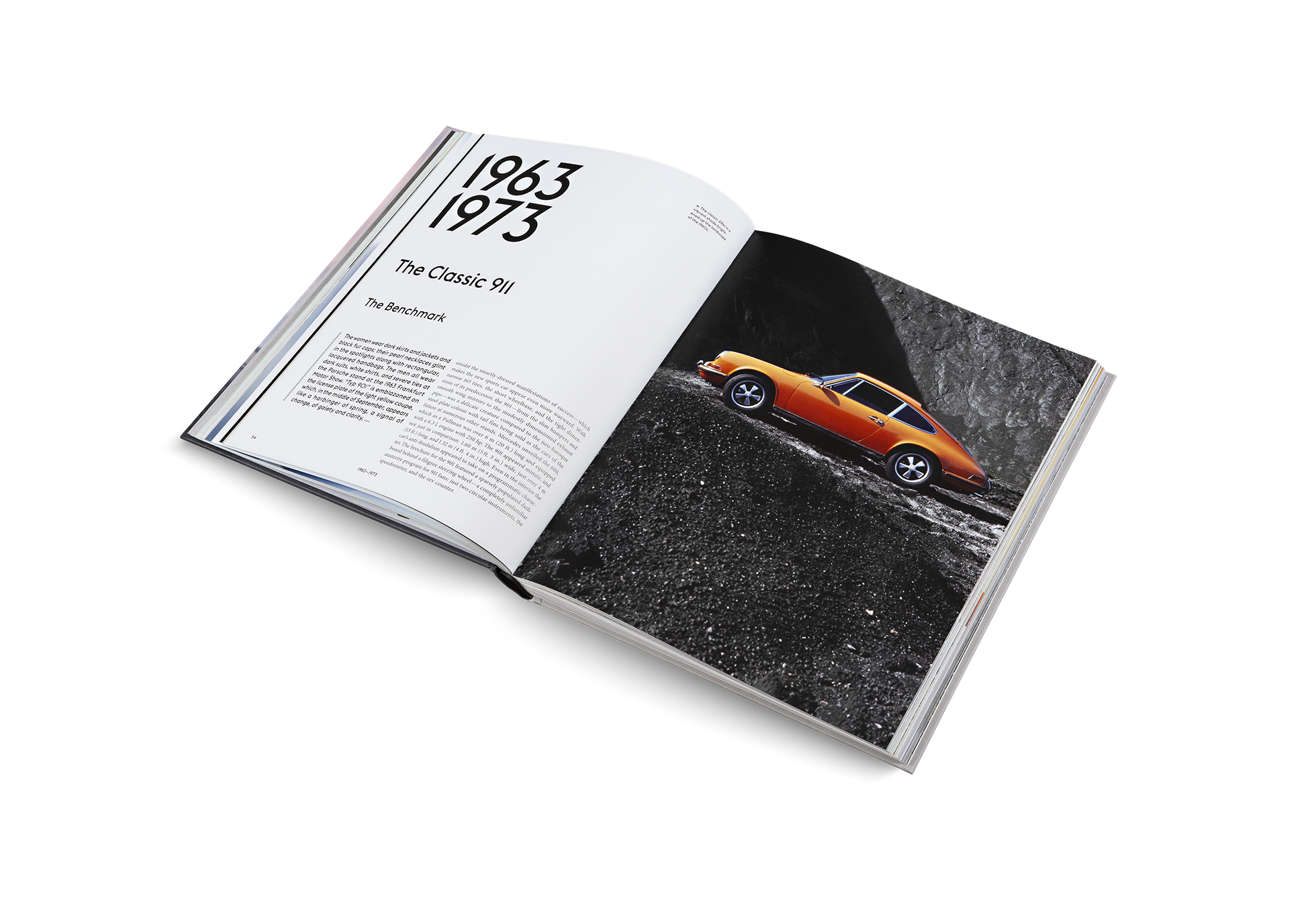 Porsche 911 in Schwarz mit geschwungenen Linien und sportlichen Akzenten