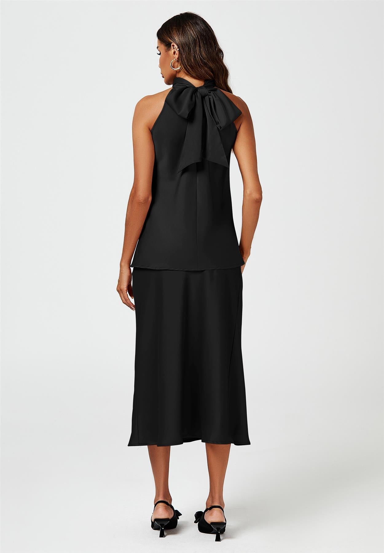 Rückansicht des schwarzen Satin Halter Neck Tops mit Bindeband von Zeus