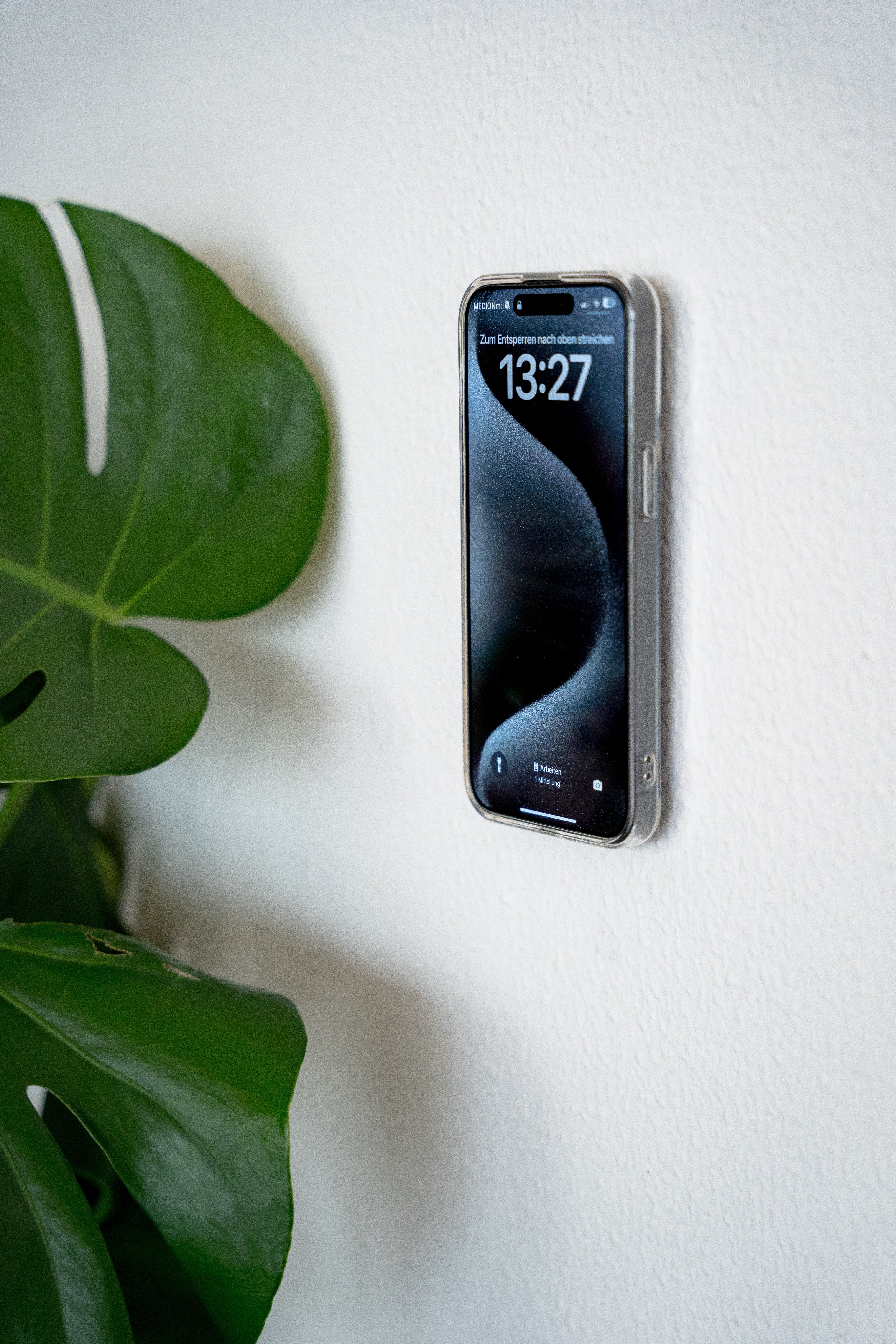 FESCHD Überall Mount, 2 Stück, praktische Halterung für verschiedene Anwendungen, schwarz