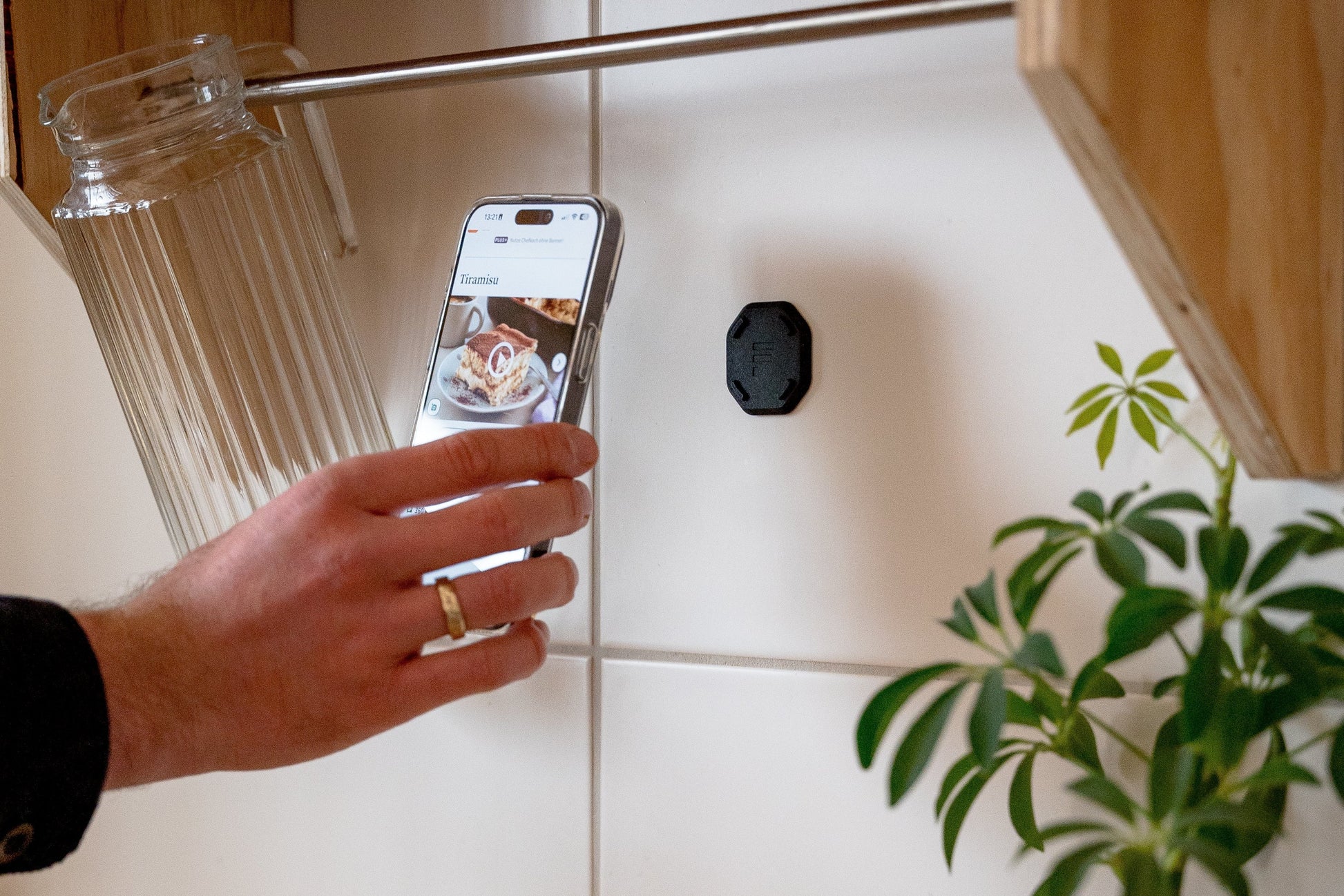 FESCHD Überall Mount, 2 Stück, flexible Montageoptionen, schwarz